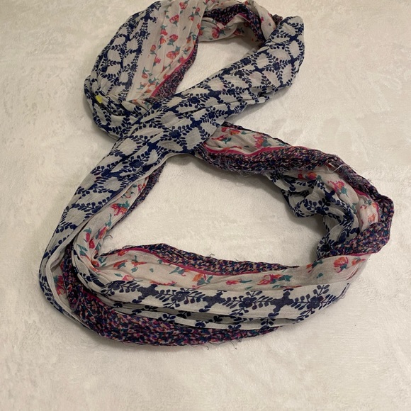 Infinity scarf - Picture 3 of 3